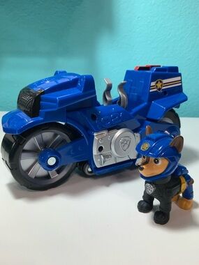 Paw Patrol Moto HQ Playset with Sounds and Chase and Motorcycle (Sounds Work)
